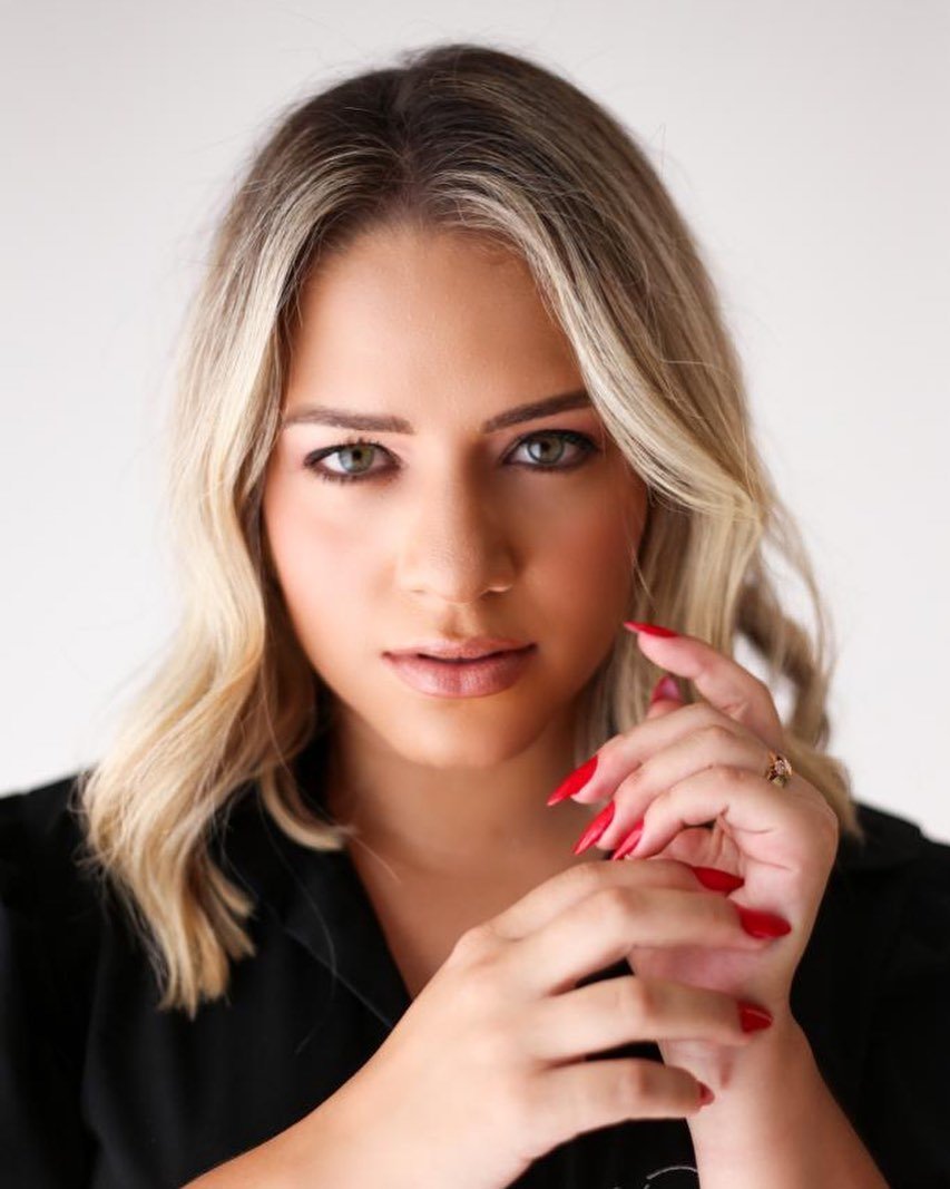 Foto da Instrutora Kamila Bessa